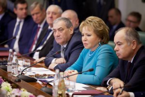 Председатель Совфеда РФ призвала не рассматривать сценарий ввода "миротворцев" в Украину