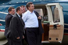 Янукович повісив витрати за власний вертоліт на платників податків