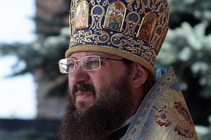 Со службы в Херсонесе митрополит УПЦ МП летел за $10 тыс