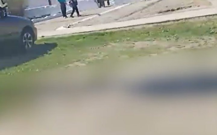 Партизани виявили склад зі зброєю у підвалі школи в окупованій Новоолексіївці на Херсонщині