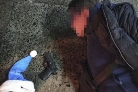 В центре Львова пьяный устроил стрельбу