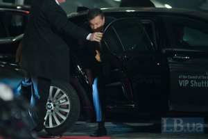 Янукович решил не общаться с журналистами в Вильнюсе