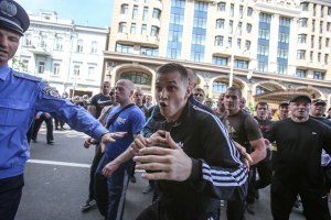 МВД установило главного подозреваемого в избиении журналистов