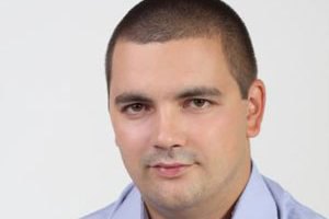 В мужчине, избившем битой жителя Троещины, опознали экс-кандидата в депутаты