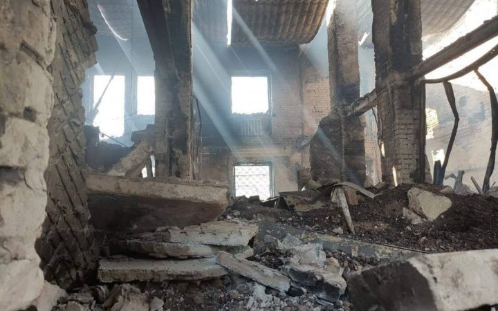 Російські війська завдали авіаудару по кінотеатру і зруйнували багатоповерхівку в Лисичанську, у Сєвєродонецьку йде штурм