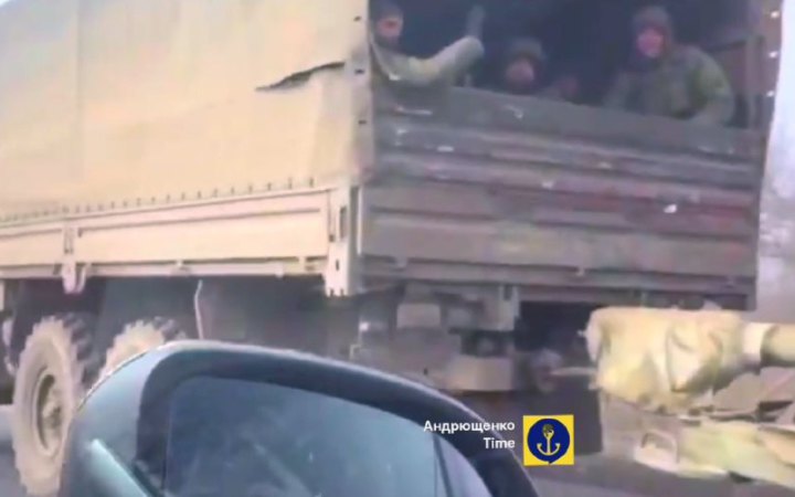 Окупанти перекидають військову техніку на північ Маріупольського району