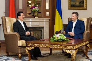 Китай выделил Украине  $ 12,3 млн. Безвозмездно