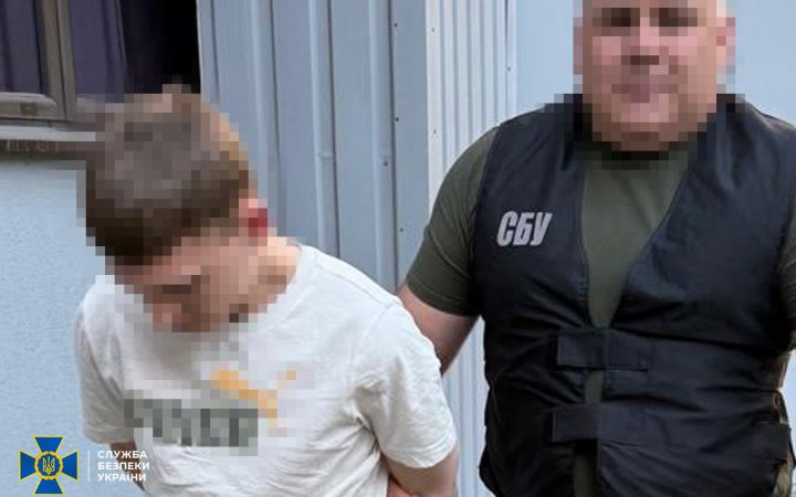 Затримали двох підозрюваних у підриві автомобіля військового у Дніпрі 