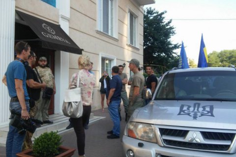 В одесской гостинице заблокировали поляков, приехавших провести акцию на Куликовом поле
