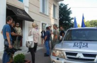 В одеському готелі заблокували поляків, які приїхали провести акцію на Куликовому полі
