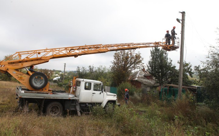 На Харківщині відновили електропостачання в селах, де не було світла з перших днів вторгнення РФ