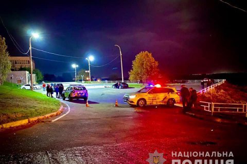 В Херсоне мужчина устроил стрельбу в парке, есть раненый
