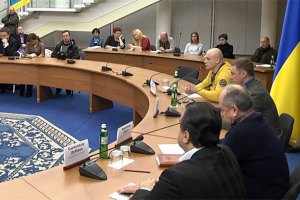 Люди Коломойского созывают вече в Днепропетровске