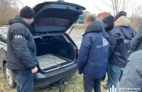 ДБР затримало на хабарі у 5000 доларів начальника сектору одного з правоохоронних органів на Волині
