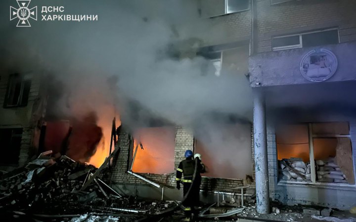 Російські дрони влучили у навчальний заклад на Харківщині