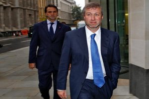 Абрамович закончил давать показания в суде, поведав, как "покупал свободу" за 1,3 млрд долларов