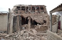 Окупанти вночі поцілили по житловому будинку на Херсонщині. Загинув чоловік, жінка отримала поранення
