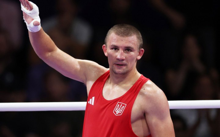 Хижняк переміг Патрача технічним нокаутом у своєму другому поєдинку в професійному боксі