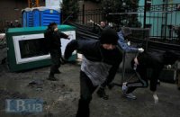 В Киеве активисты разгромили незаконную стройку (ДОБАВЛЕНЫ ФОТО)