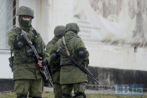 В Симферополе при штурме военного объекта ранен в шею украинец (Обновлено)