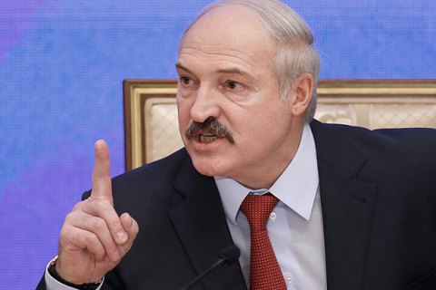 Лукашенко подал документы на участие в выборах президента Беларуси