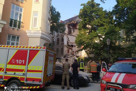 В Одесі обвалилась частина житлового чотириповерхового будинку
