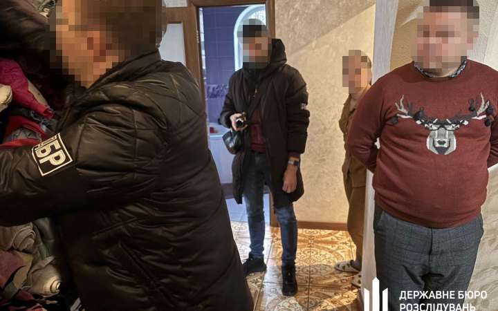 На Львівщині затримали депутата облради та його спільника, які намагались видурити гроші у підприємця, – ДБР