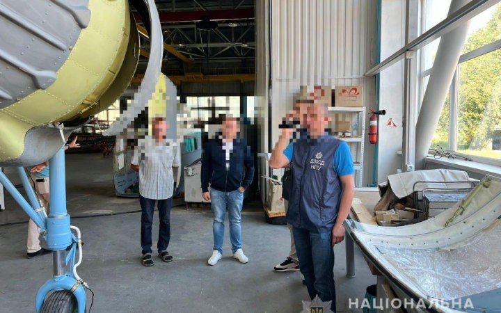 Поліція арештувала вертоліт та авіазапчастини, які ремонтували на українських підприємствах для Білорусі та РФ