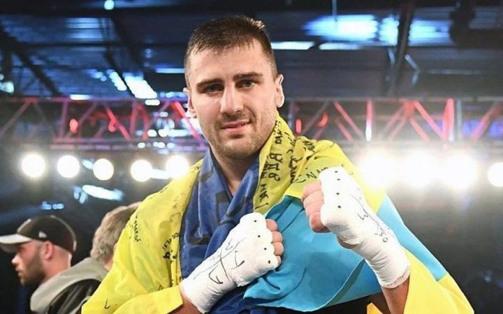 Альварес для підготовки бою з росіянином запросив Гвоздика до свого табору
