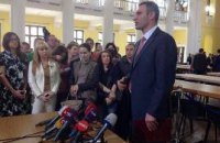 Кличко має намір продовжити працювати мером у разі обрання депутатом Ради