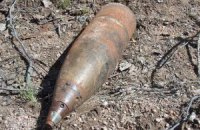 Военный бензовоз подорвался на фугасе в Луганской области