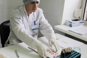 Почти три сотни людей сдали кровь для раненых под Марьинкой