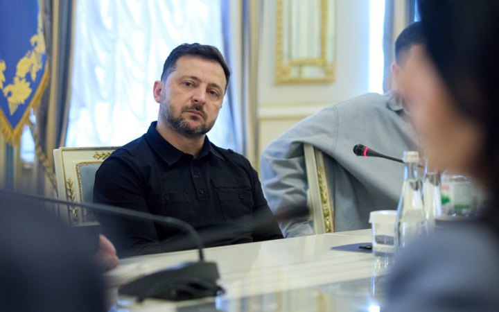 "Готуємося до засідань": Зеленський зустрівся із представниками фракції монобільшості у ВР (доповнено)