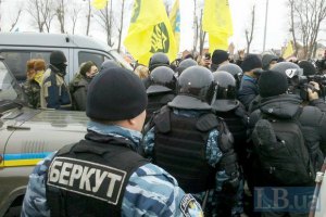 "Беркут" жестоко избил паломника в Межигорье, - активист