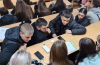 Військовий облік підлітків. Чи змінюється щось, коли виповнюється 17 років? Чи впливає на виїзд за кордон?