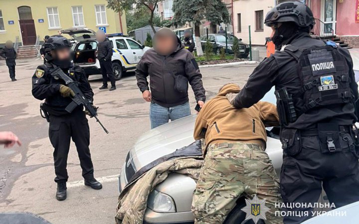 На Тернопільщині затримали групу військовослужбовців, яких підозрюють у катуваннях і розбоях