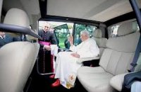 Бенедикт XVI пересел на французские автомобили