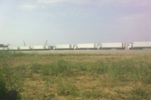 В АП не виключають вторгнення російських військових під виглядом гуманітарної допомоги