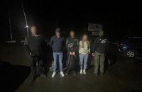$13 000 за поїздку у багажнику: на Буковині затримали перевізника з "клієнтом"
