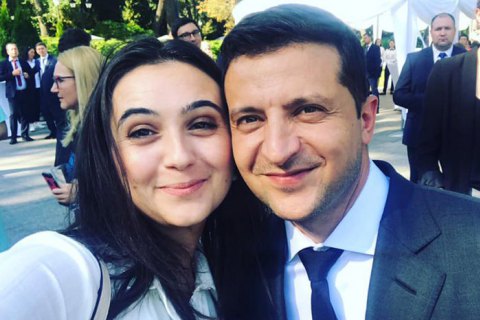 Зеленский не признал вину "девочки" Мендель в конфликте с "неэтичным" журналистом