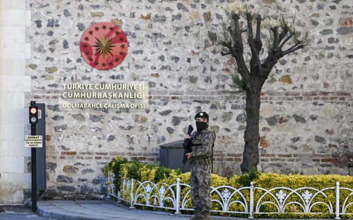 У Туреччині затримали 28 осіб у рамках корупційного розслідування 