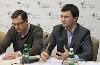 Россия хочет создать в Крыму точку опоры для пророссийского протеста, - Лещенко