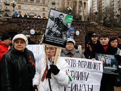 Самооборона Майдана силой отогнала "возмущенных киевлян" от баррикад