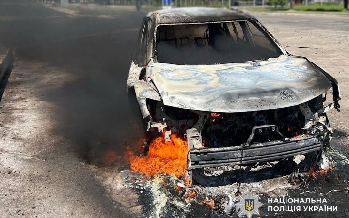 У Марганці на Дніпропетровщині FPV-дрон атакував авто з людьми: є поранені