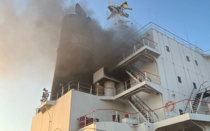 Вночі Росія атакувала заблоковані цивільні судна у портах Миколаївщини. Є загиблий та поранені
