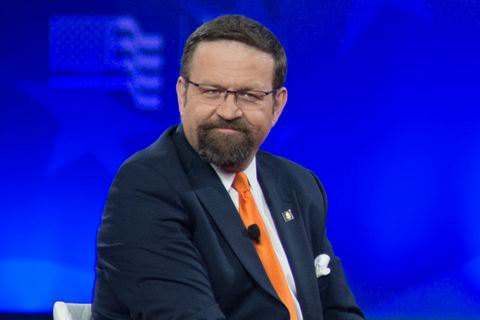Праворадикальный советник Трампа ушел из администрации