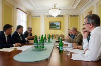 Порошенко предложил Раде отменить е-декларации для членов антикоррупционных ОО