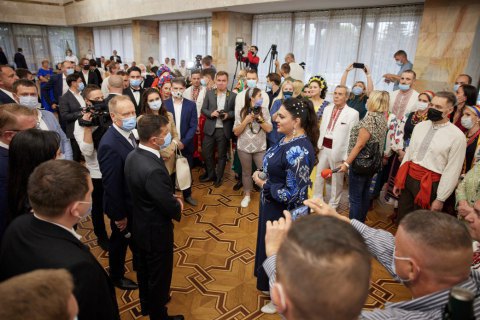 Зеленский присвоил Сумскому театру драмы и музыкальной комедии статус национального