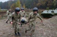 На Донбасі поранено військового, ще один боєць підірвався на вибухівці