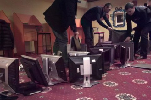 У Запоріжжі поліція ліквідувала вісім гральних залів, які працювали під виглядом мережі лотерей